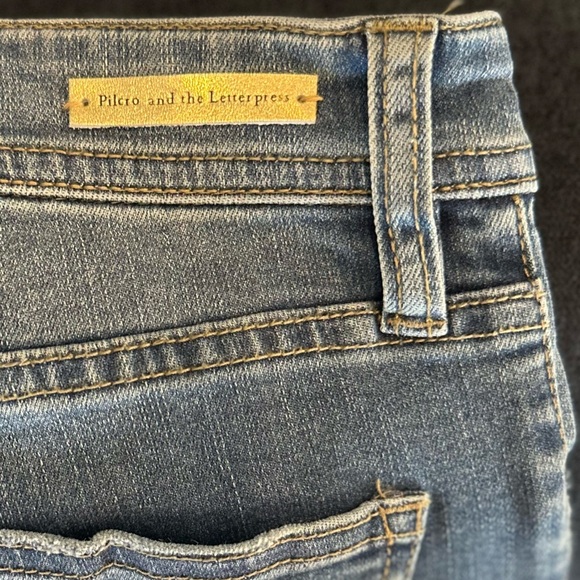 Anthro Pilcro Letterpress Mid-Rise Slim Straight Embellished Crop Jeans - Sz 30 - Picture 14 of 16